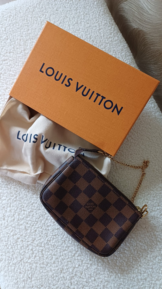 LV mini pochette accessoires