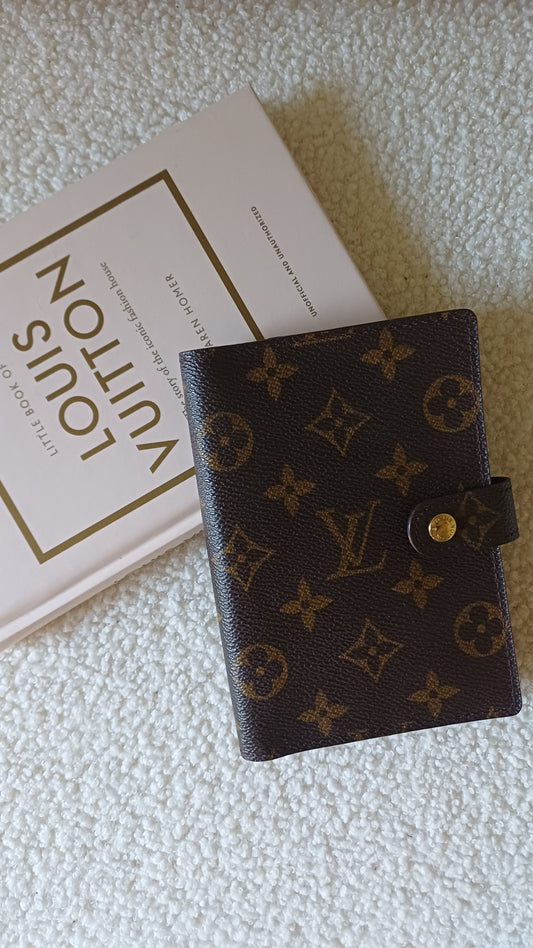 PM  agenda cover Louis Vuitton