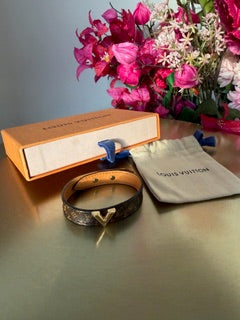 V bracelet Louis Vuitton